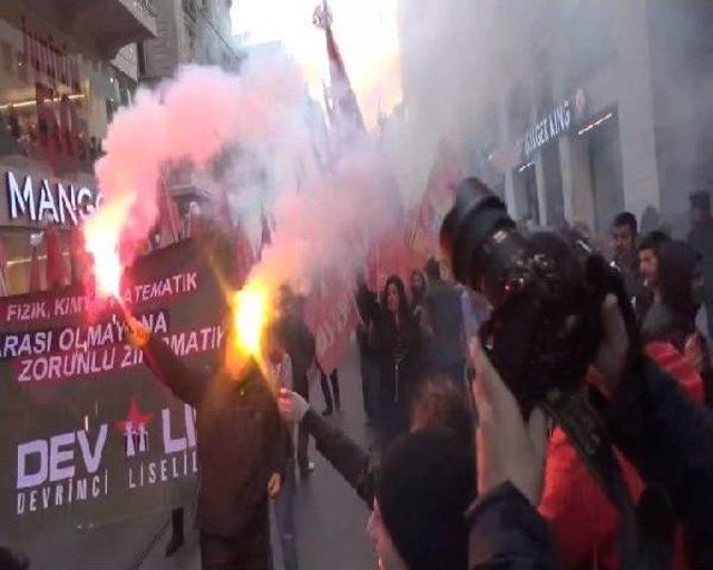 Beyoğlu'nda 'başkaldırıyoruz' Yürüyüşü