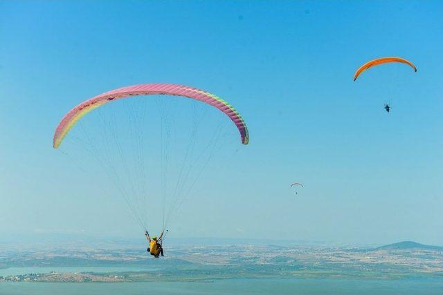 Nilüfer’de Yamaç Paraşütü Heyecanı Başladı