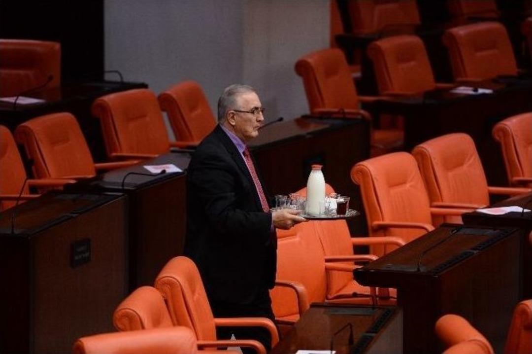 Meclis K&uuml;rs&uuml;s&uuml;nde &Ccedil;ay-s&uuml;t Hesabı