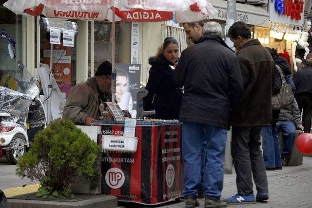 Sokak Çalışanlarının Soğukla Mücadelesi