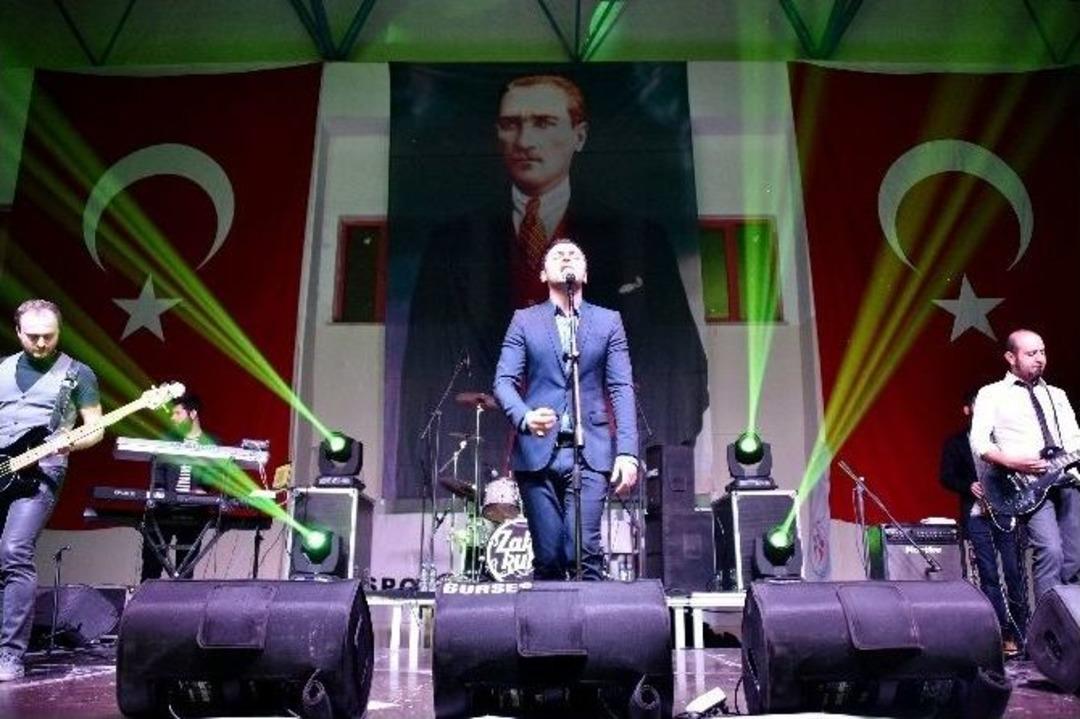 G&uuml;m&uuml;şhane&rsquo;de Zakkum Konseri D&uuml;zenlendi