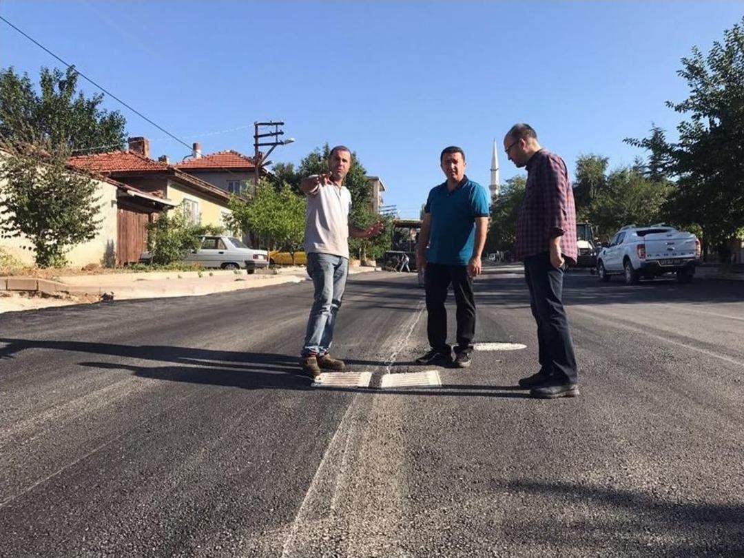 Başkan Bakıcı Tekke Mahalle&rsquo;deki Asfalt &Ccedil;alışmalarını Yerinde İnceledi