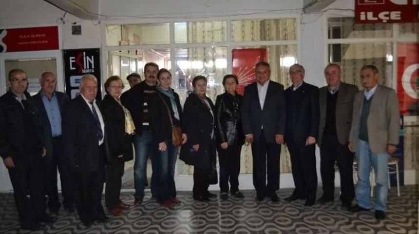 Chp&rsquo;nin Milletvekili Aday Adayı Saka, Kula&rsquo;da Partililerle Buluştu