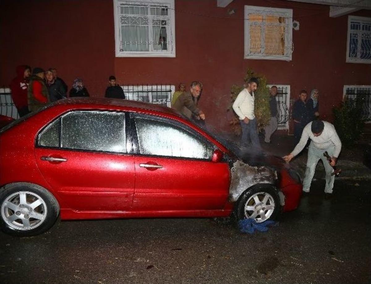 K&uuml;&ccedil;&uuml;k&ccedil;ekmece&rsquo;de 7 Ara&ccedil; Kundaklandı