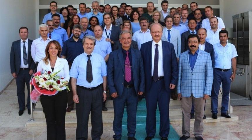 İk&ccedil;&uuml;&rsquo;de Bayrak Değişimi