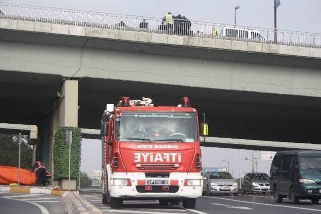 (özel Haber) Polis, İntihar Etmek İsteyen Kadını Böyle Kurtardı 3