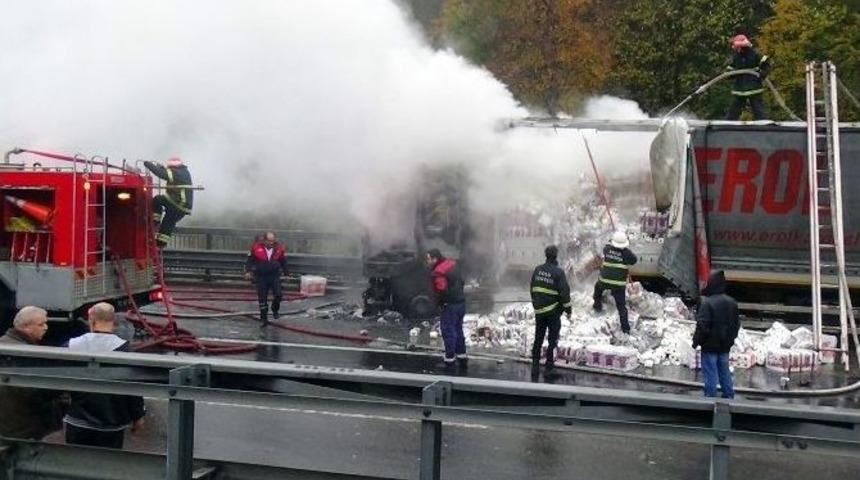 Bolu Dağı T&uuml;neli Girişinde Tır Yangını