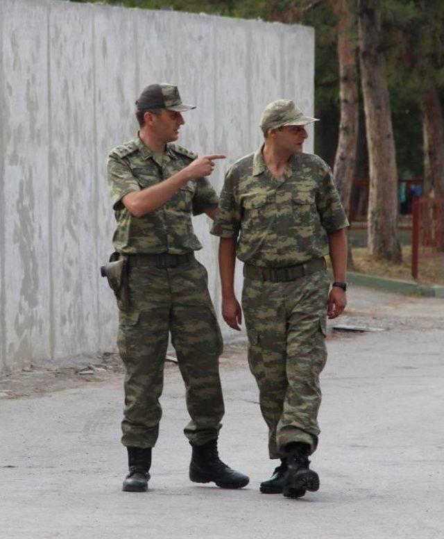 Kerem Kılıçdaroğlu Askeri Üniformayı Giydi