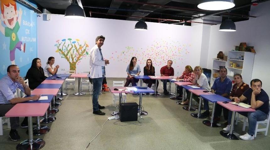 Yenimahalle&rsquo;de M&uuml;ze Ziyaret&ccedil;ileri Emin Ellerde