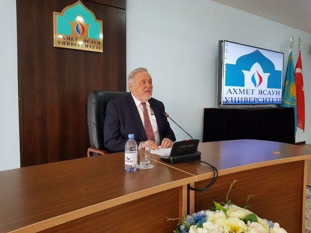 Prof. Dr. İlber Ortaylı, Ahmet Yesevi &Uuml;niversitesi&rsquo;nde Konferans Verdi 1