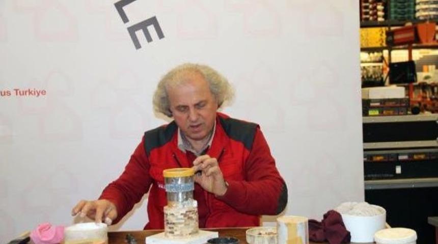 Duymuyor, Konuşmuyor, G&ouml;rm&uuml;yor Muhteşem Ahşap Eserler &Uuml;retiyor