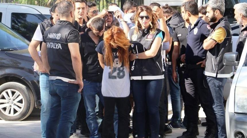 Eş Zamanlı Operasyonda Zehir Tacirlerine Darbe