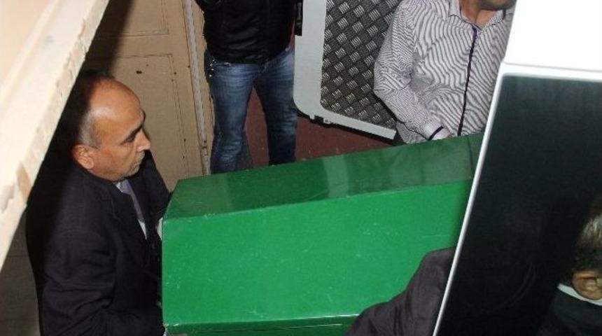 Yatak Odası Cinayeti Sanığının Ağabeyi &Ouml;ld&uuml;r&uuml;ld&uuml;