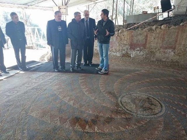 Eski K&uuml;lt&uuml;r Bakanı Sağlar Antandors&rsquo; U İnceledi 2