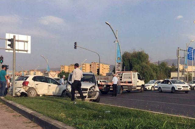 Malatya’da Kaza: 2’si Bebek 12 Yaralı