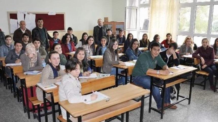 Tekkek&ouml;y&rsquo;de &Uuml;cretsiz Kurslar