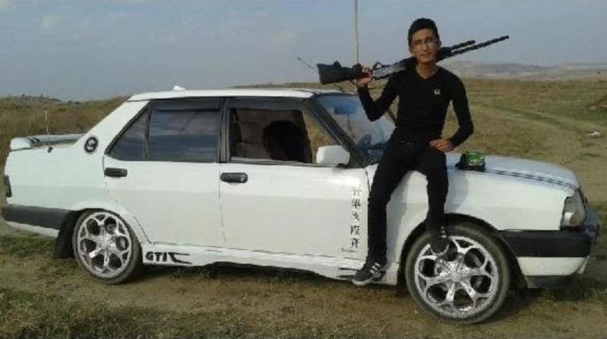 Avcı, Sırtına Asarken T&uuml;feği  Ateş Alınca &Ouml;ld&uuml;