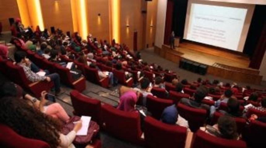 Sa&uuml; &Ouml;ğrencilerine Sosyal Hizmet Semineri Verildi