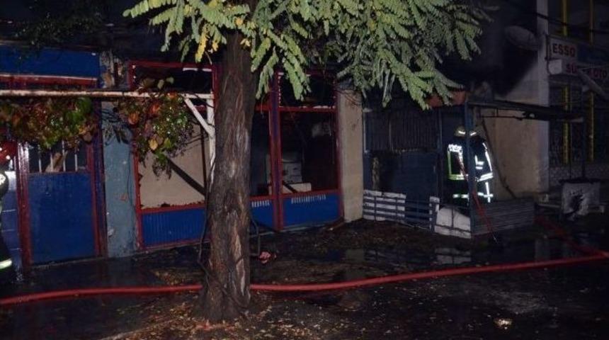 Metruk Evde Yangın &Ccedil;ıktı