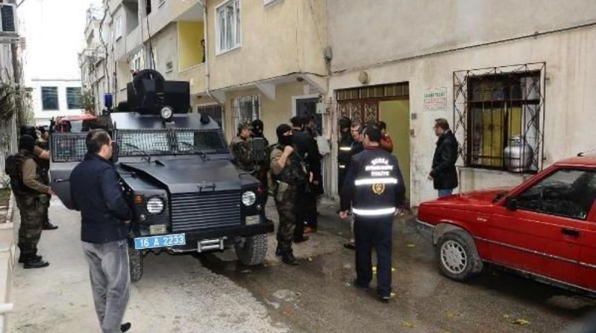 'mehdi' Olduğunu S&ouml;yleyip, Pompalı T&uuml;fekle Ateş A&ccedil;tı; 3 Polis Yaralı  /  Fotoğraflı