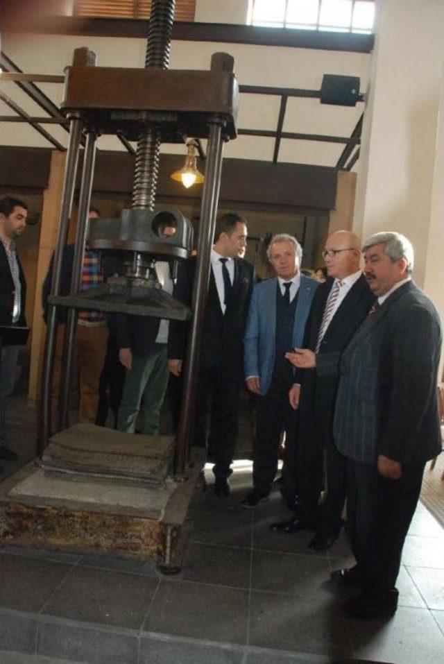 Talat: Kıbrıs Sorunu Bir D&uuml;nya Sorunudur 2