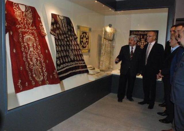 Talat: Kıbrıs Sorunu Bir D&uuml;nya Sorunudur 3