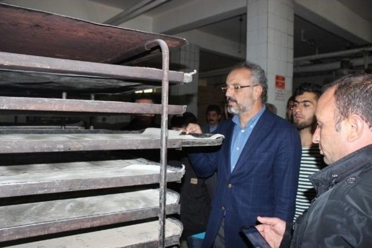 Ağrı Belediye Başkanı Sakık Fırınları Denetledi