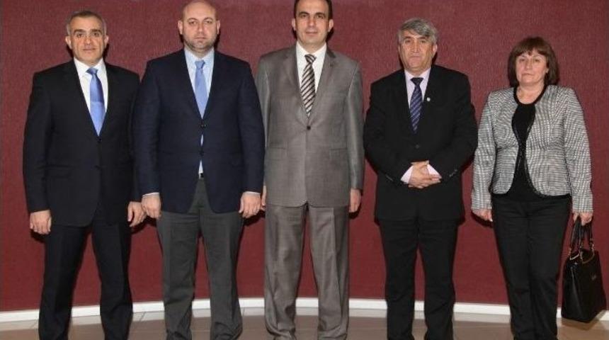 Sel&ccedil;uklu Kardeş Şehir &Ccedil;ernoo&ccedil;ene&rsquo;yi Ağırladı