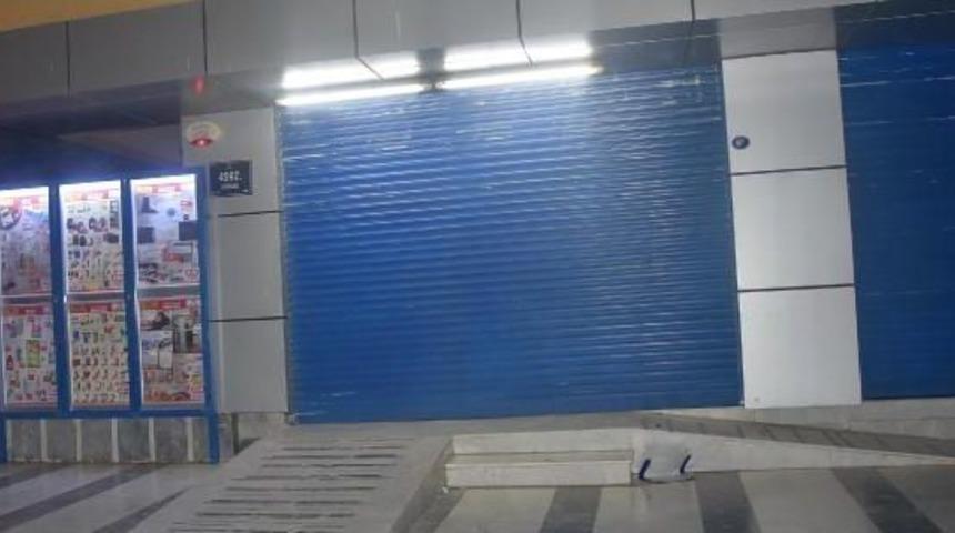 Ameliyat Maskesiyle Market Soygunu