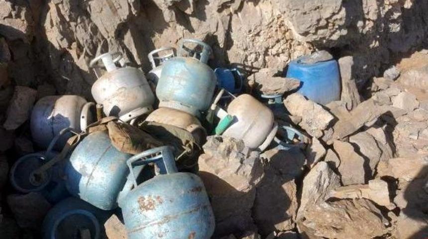 Hakkari&rsquo;De Ter&ouml;r &Ouml;rg&uuml;t&uuml; Pkk&rsquo;Ya Ait M&uuml;himmat Ele Ge&ccedil;irildi