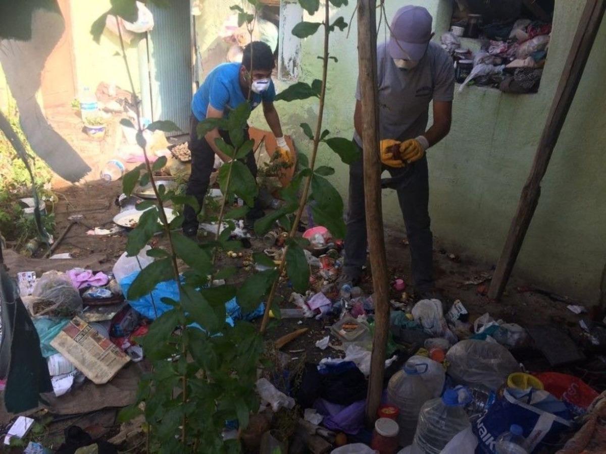 Bir Yılda 14 Kamyon &Ccedil;&ouml;p Biriktirdi