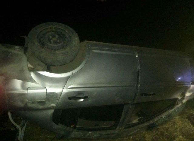 Otomobil Takla Attı: 3 Yaralı 2