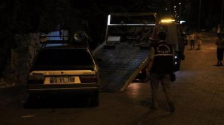 İki Aile Arasındaki Kavga: 1'i Polis, 2 Yaralı