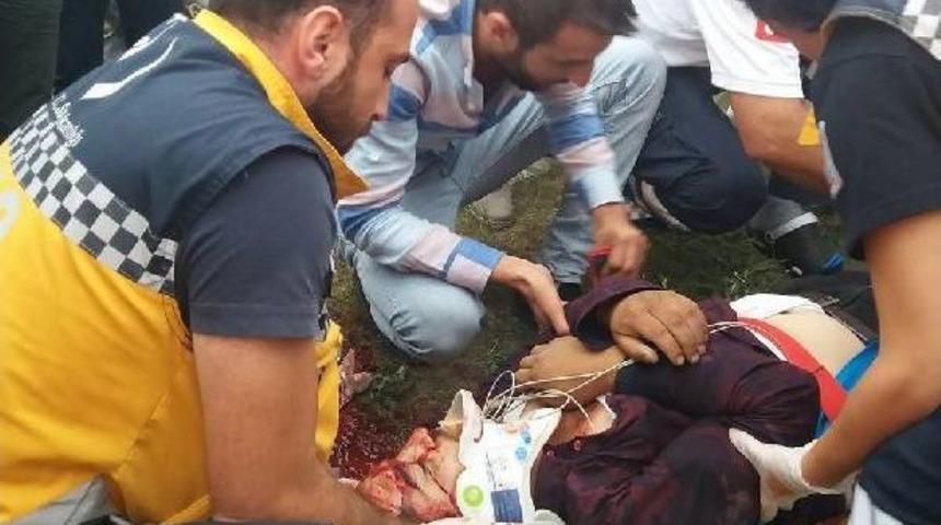 Zonguldak'ta Yayaya &Ccedil;arpan Motosikletin S&uuml;r&uuml;c&uuml;s&uuml; &Ouml;ld&uuml;