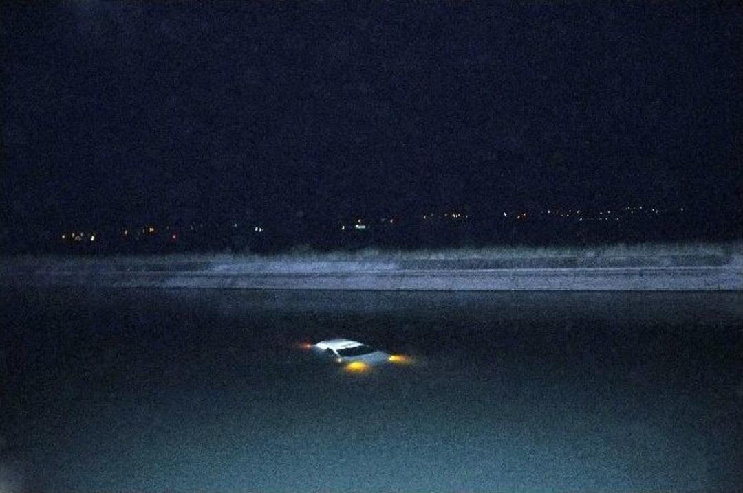 Otomobil Kanala U&ccedil;tu, S&uuml;r&uuml;c&uuml; Boğularak &Ouml;ld&uuml;