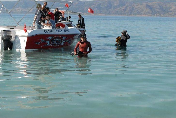 Şahika Ercümen, Kuruyan Göller İçin Daldı G3