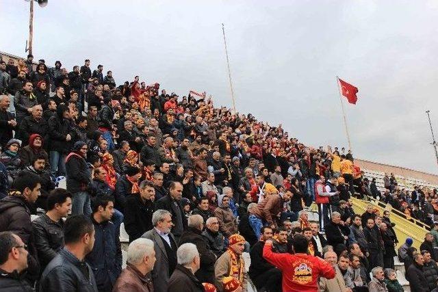 Taraftarlar Yeni Malatyaspor’u Yalnız Bırakmadı