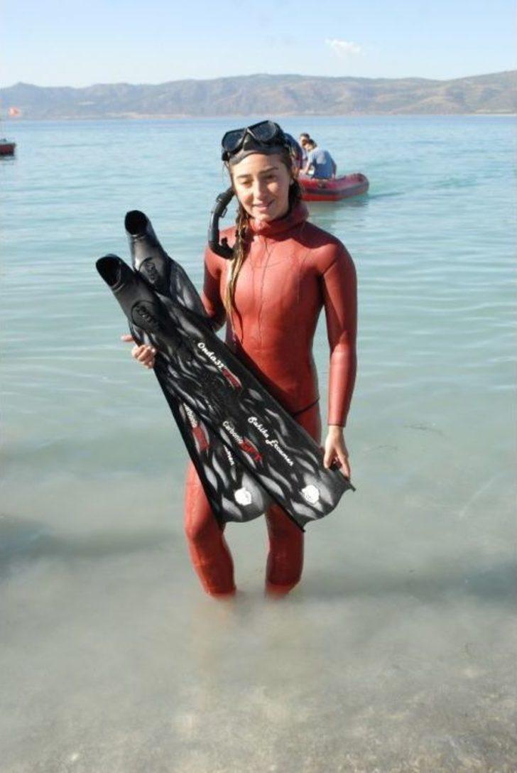 Şahika Ercümen, Kuruyan Göller İçin Daldı G5