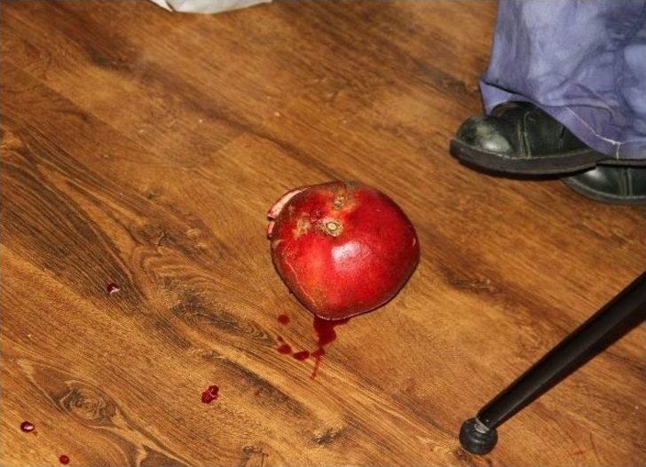 Ermeniler Yılbaşı İçin Bereketi Simgeleyen Nar Kırdı G4