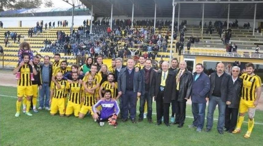 Tekirdağ B&uuml;y&uuml;kşehir Belediye Başkanı Albayrak, Tekirdağspor&rsquo;u Kutladı