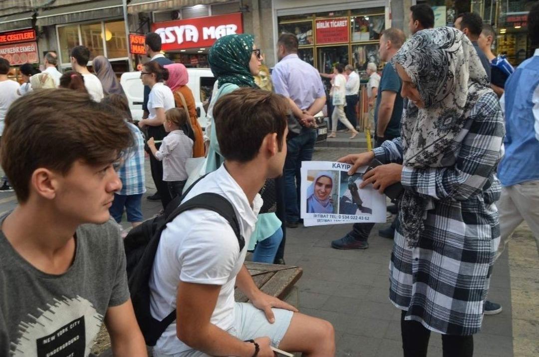 Kayıp Kız Kardeşini Arıyor