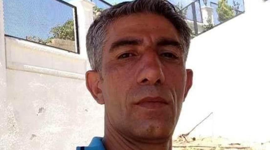 Kağıt Y&uuml;kl&uuml; Kamyon İle Kamyonet &Ccedil;arpıştı: 3 &Ouml;l&uuml;, 1 Yaralı