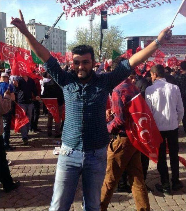 Kağıt Y&uuml;kl&uuml; Kamyon İle Kamyonet &Ccedil;arpıştı: 3 &Ouml;l&uuml;, 1 Yaralı 1