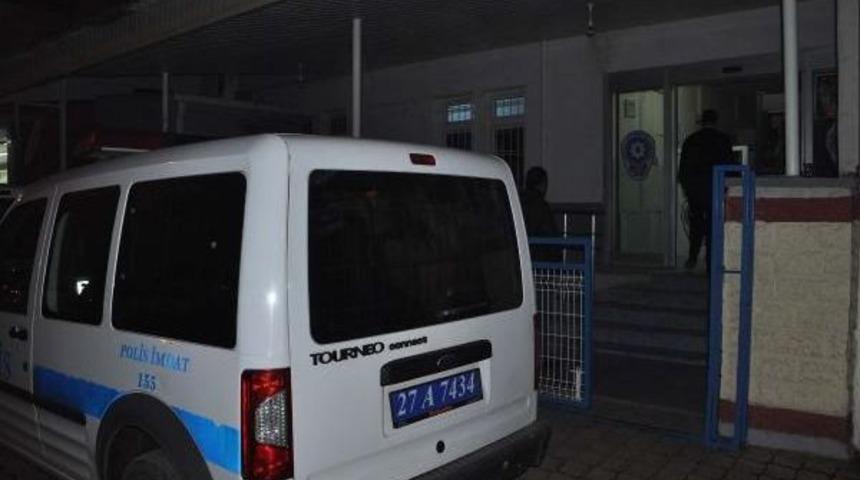 Televizyon &Ccedil;alan 3 Suriyeli'ye G&ouml;zaltı