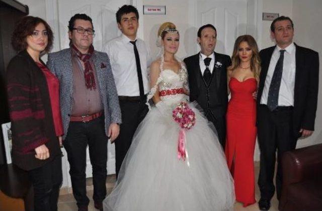 Yüz Nakilli Recep Sert'in Düğünü Öncesi Kına Gecesinde Mutluluk Gözyaşları (2)