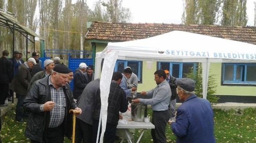 Seyitgazi Belediyesi&rsquo;nde Aşure İkramı