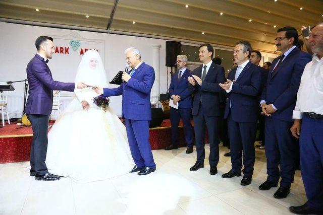 Başbakan Yıldırım 15 Temmuz Gazisinin Nikah Şahidi Oldu