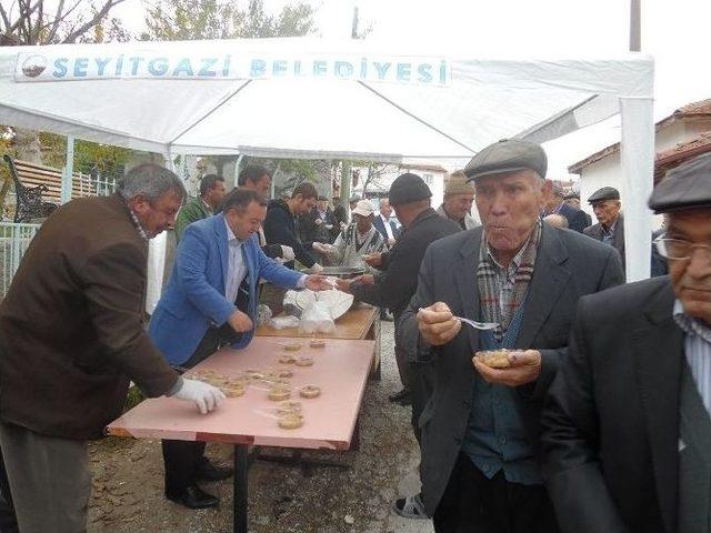 Seyitgazi Belediyesi’nde Aşure İkramı