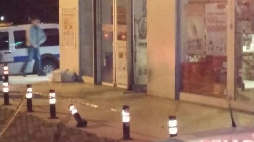 Beylikd&uuml;z&uuml;'nde S&uuml;permarket &Ouml;n&uuml;nde Patlama