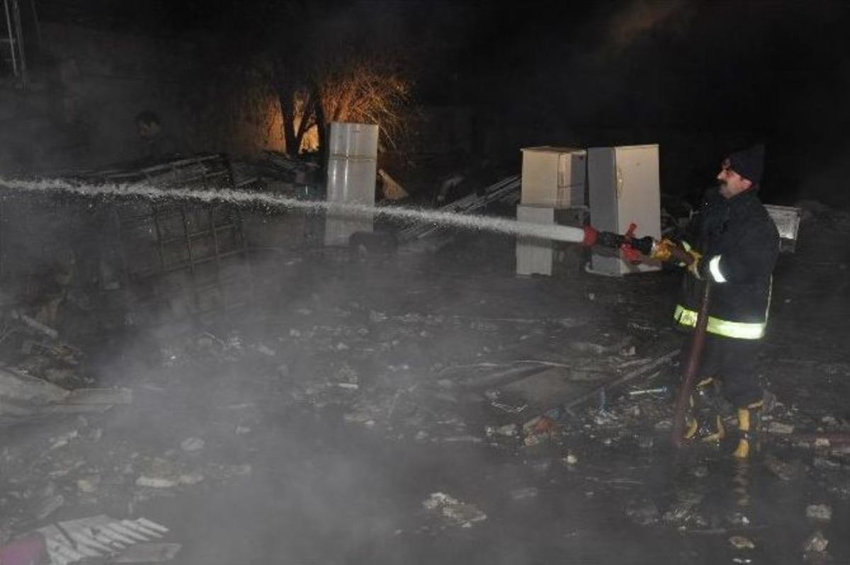 İneg&ouml;l&rsquo;de Alevli Gece